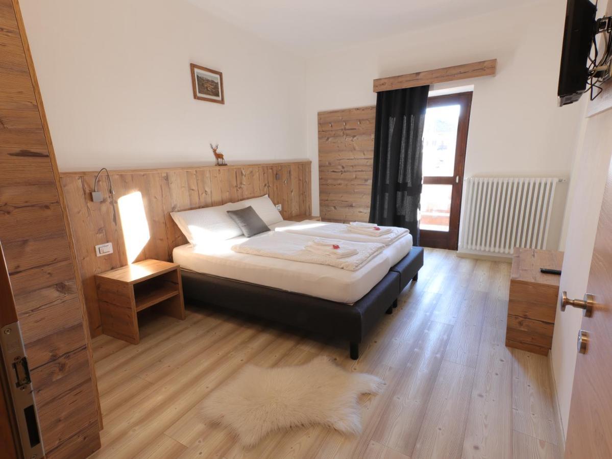 Hotel Alla Rocca Varena Extérieur photo