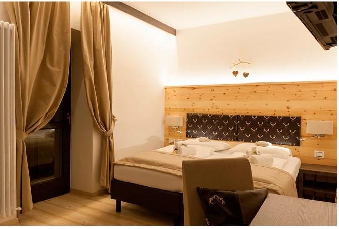 Hotel Alla Rocca Varena Extérieur photo